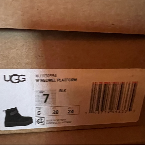 NWT UGG Neumel Platform Strap Chukka Boot Black Various Sizes - Picture 15 of 16